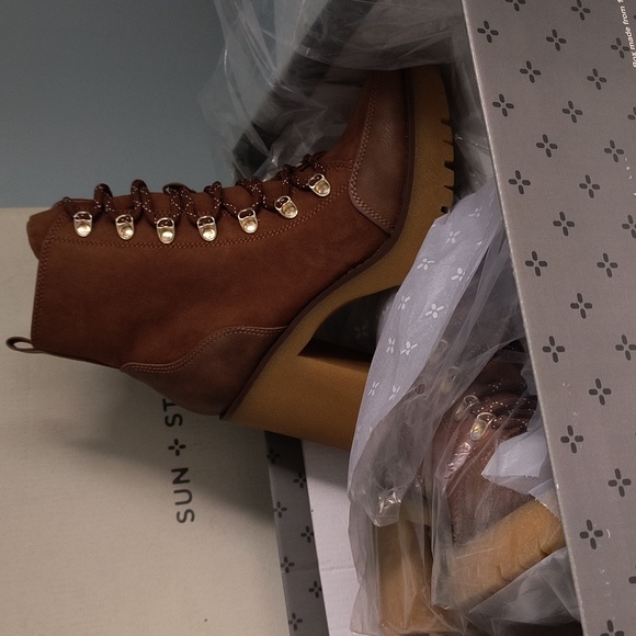 Sun & Stone Boots 6.5 - Picture 1 of 2